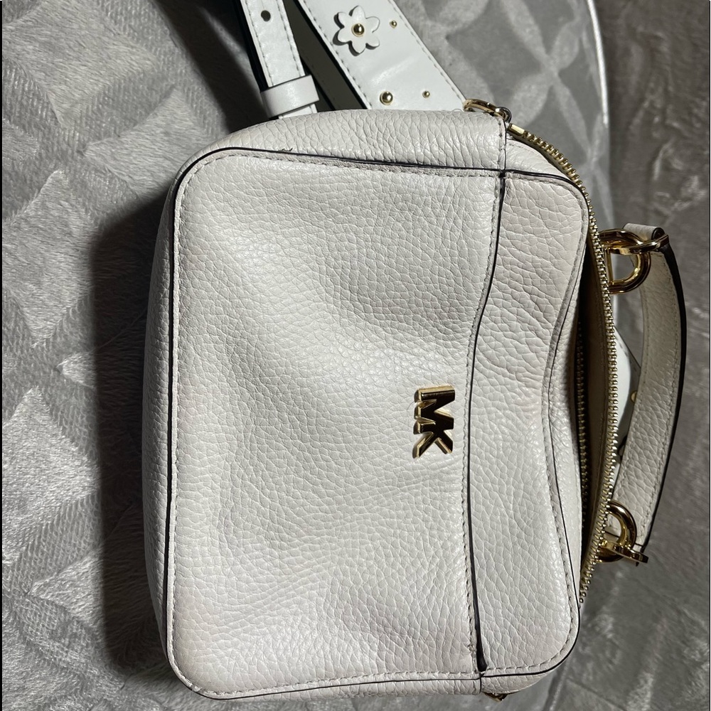 Womens white michael Kors purse